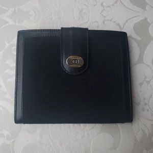Vintage black Gucci wallet